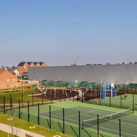 Contemporary Trumpington Apartment With Self Check-In ,Free On-Site Parking, Terrace, Super Fast Wifi & 5 Mins Drive To Papworth & Addenbrookes Hospitals CBG Exterior foto