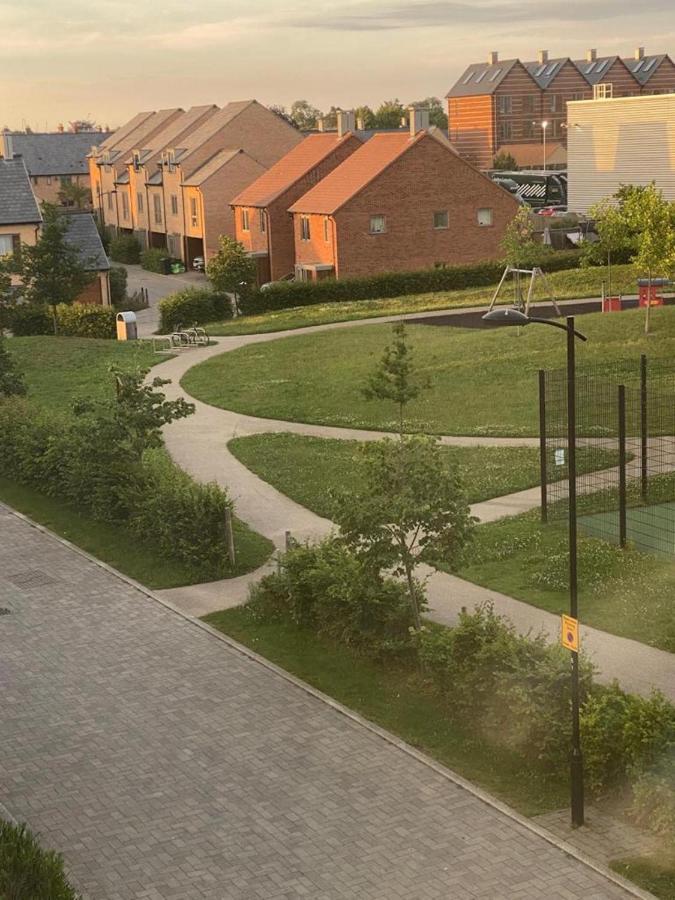 Contemporary Trumpington Apartment With Self Check-In ,Free On-Site Parking, Terrace, Super Fast Wifi & 5 Mins Drive To Papworth & Addenbrookes Hospitals CBG Exterior foto
