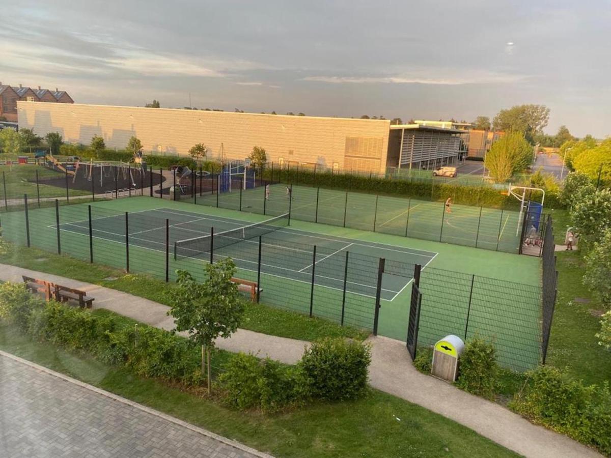 Contemporary Trumpington Apartment With Self Check-In ,Free On-Site Parking, Terrace, Super Fast Wifi & 5 Mins Drive To Papworth & Addenbrookes Hospitals CBG Exterior foto