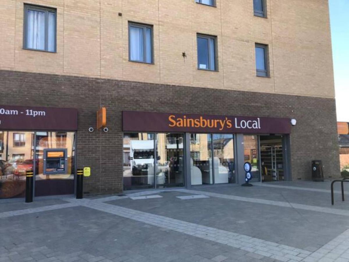 Contemporary Trumpington Apartment With Self Check-In ,Free On-Site Parking, Terrace, Super Fast Wifi & 5 Mins Drive To Papworth & Addenbrookes Hospitals CBG Exterior foto