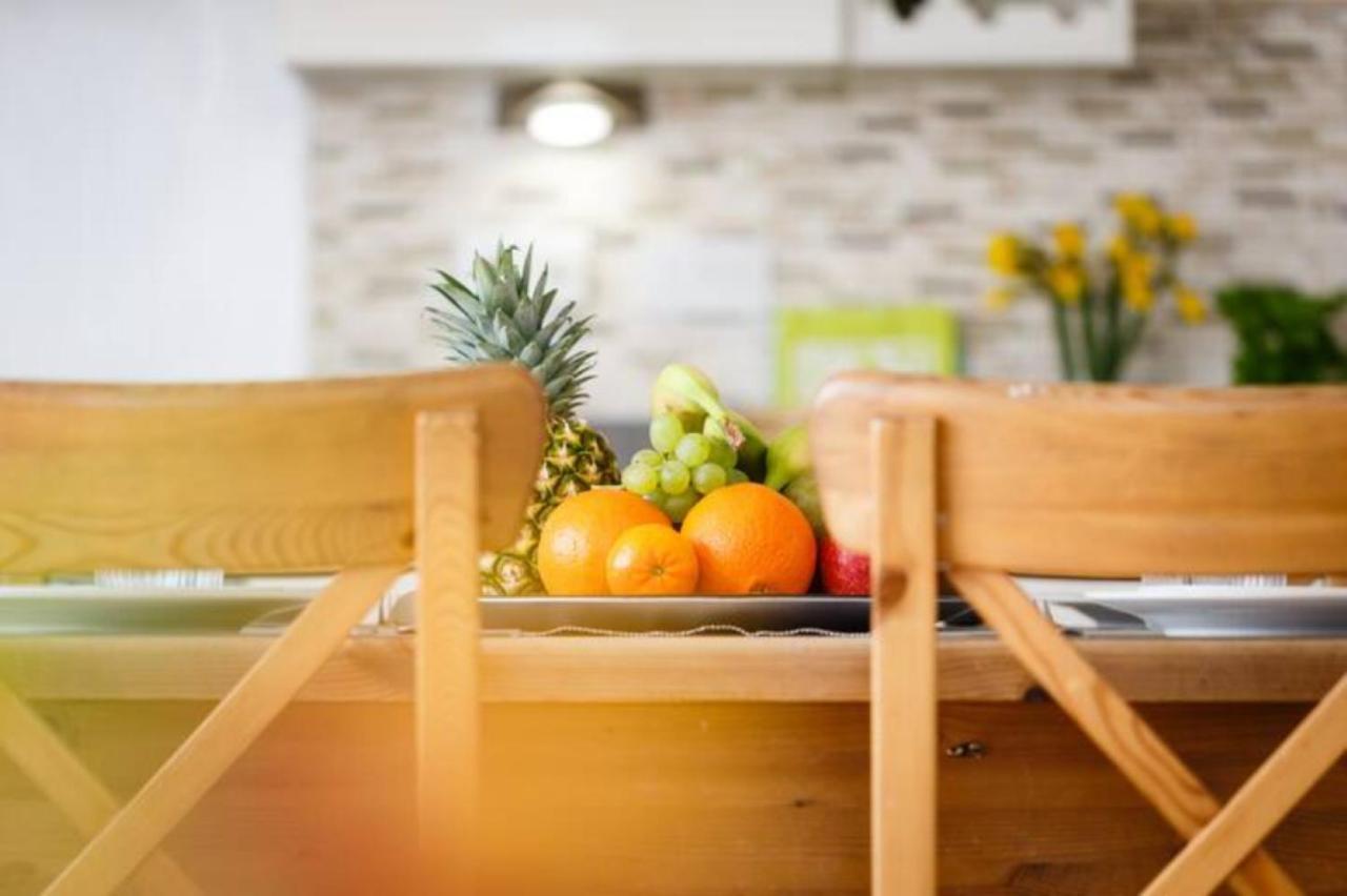 Contemporary Trumpington Apartment With Self Check-In ,Free On-Site Parking, Terrace, Super Fast Wifi & 5 Mins Drive To Papworth & Addenbrookes Hospitals CBG Exterior foto