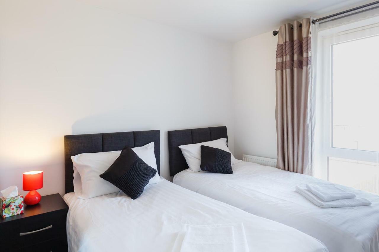 Contemporary Trumpington Apartment With Self Check-In ,Free On-Site Parking, Terrace, Super Fast Wifi & 5 Mins Drive To Papworth & Addenbrookes Hospitals CBG Exterior foto